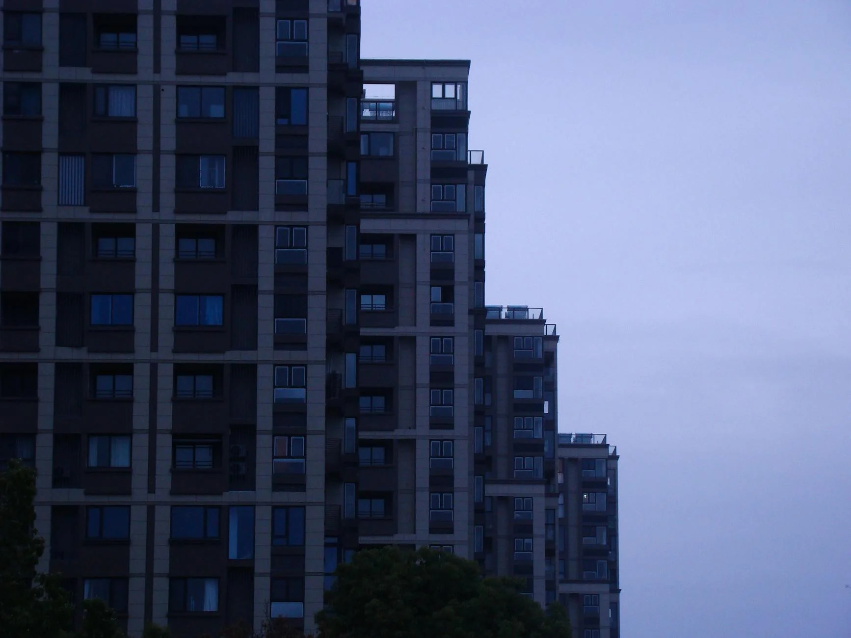 A Contemporary Skyscraper In A Cityscape 3