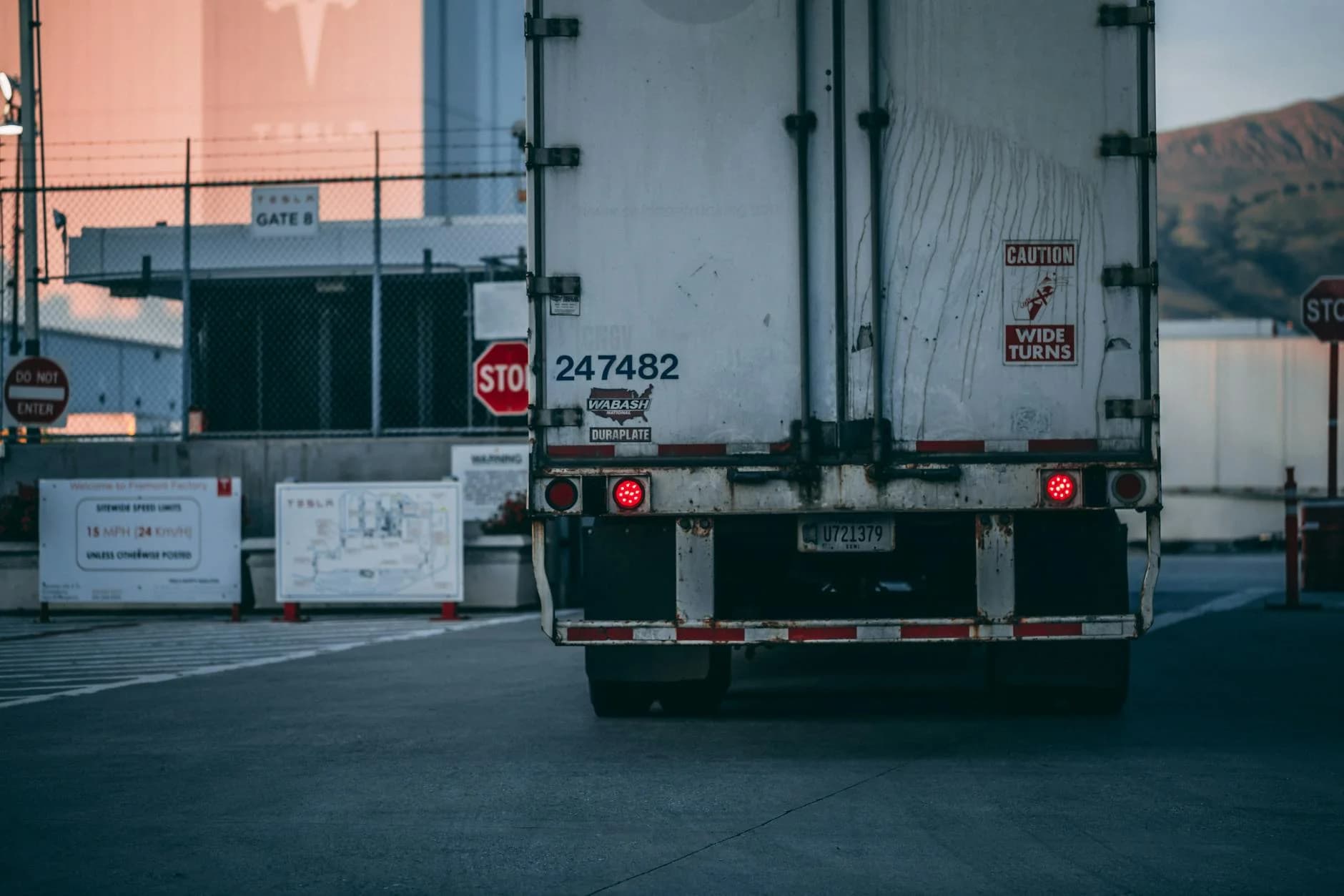 Svc Semi Truck Parked At A Loading Dock With 3