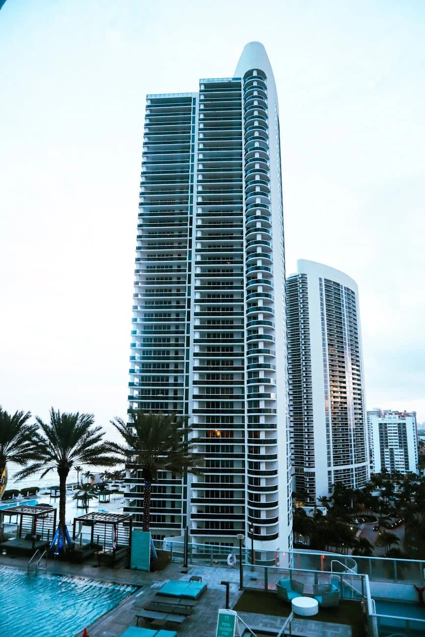 Tall Modern Skyscraper With Poolside Vie 3