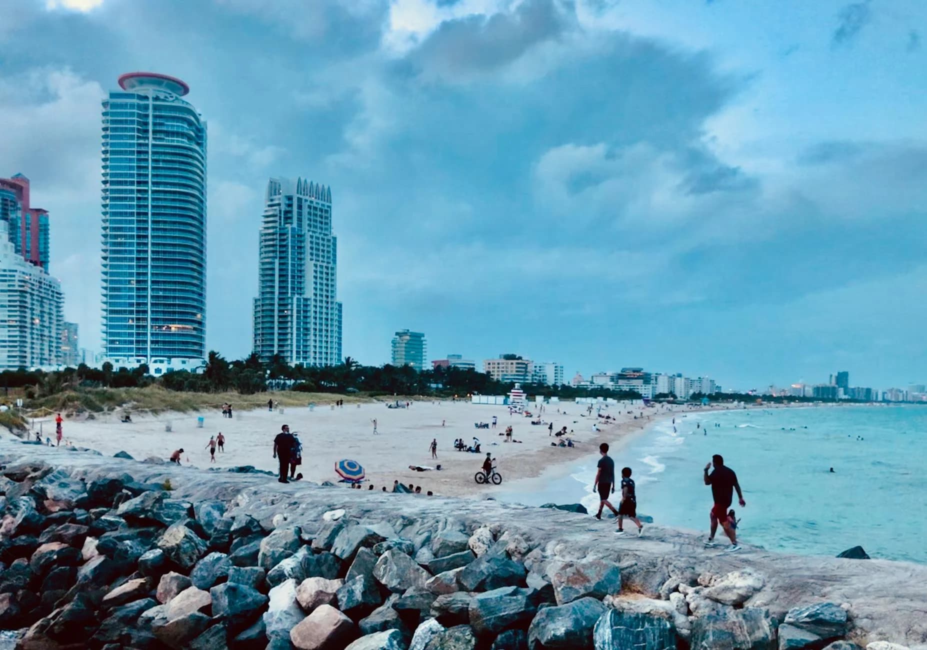 Explore The Lively Miami Beach With Its 4