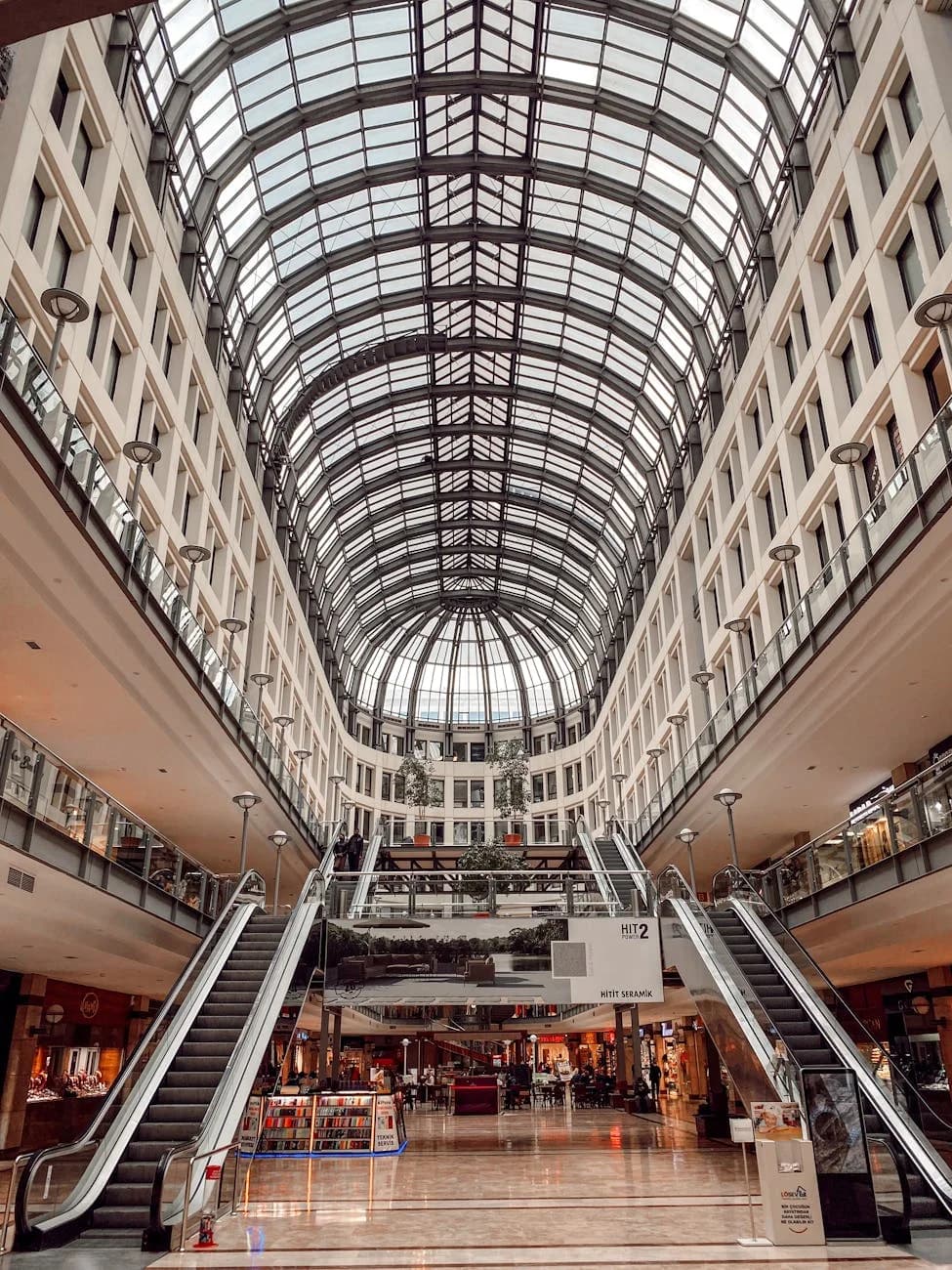 Spacious Mall Interior Featuring Grand E 4
