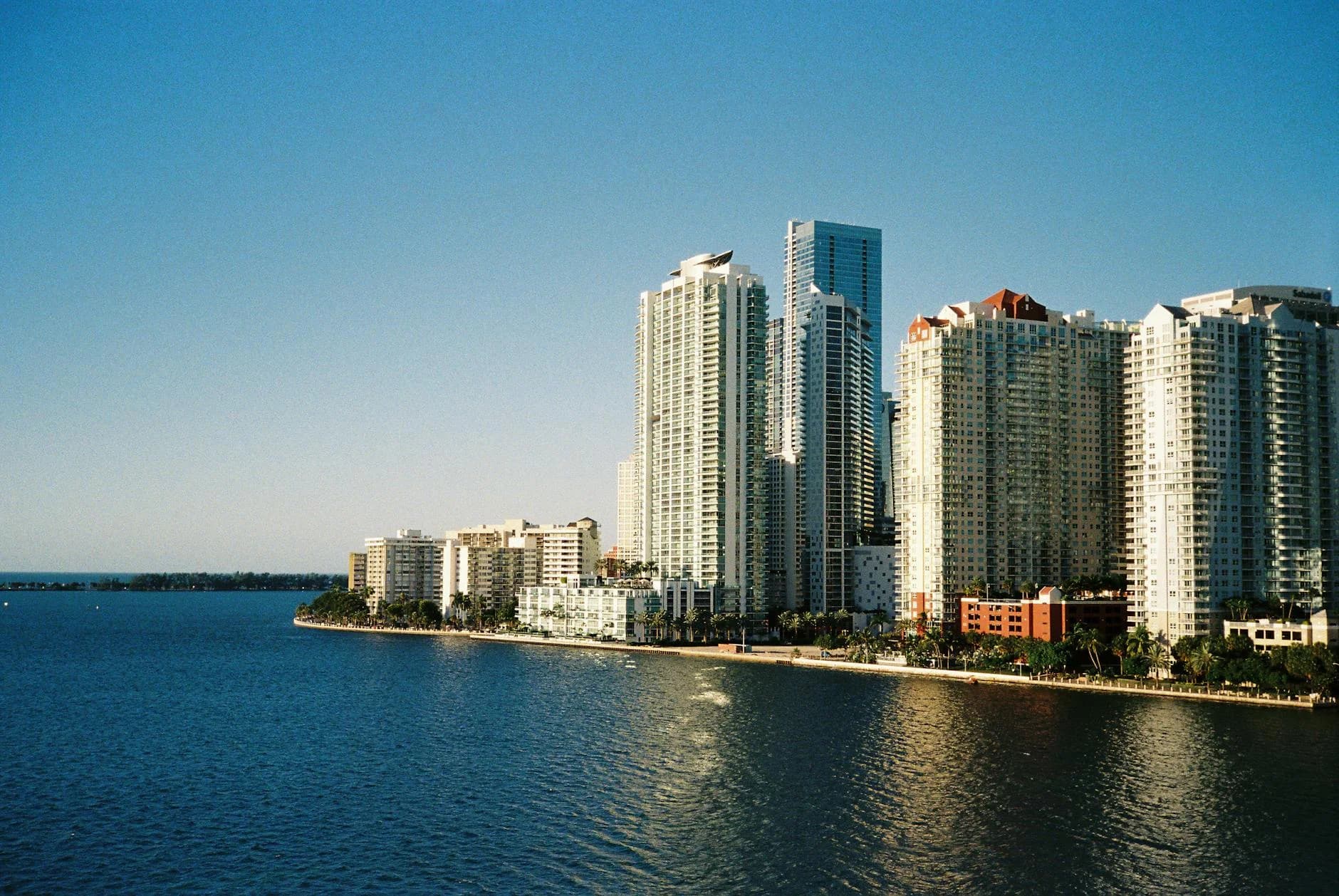 Explora el Hermoso Horizonte de Miami Beach