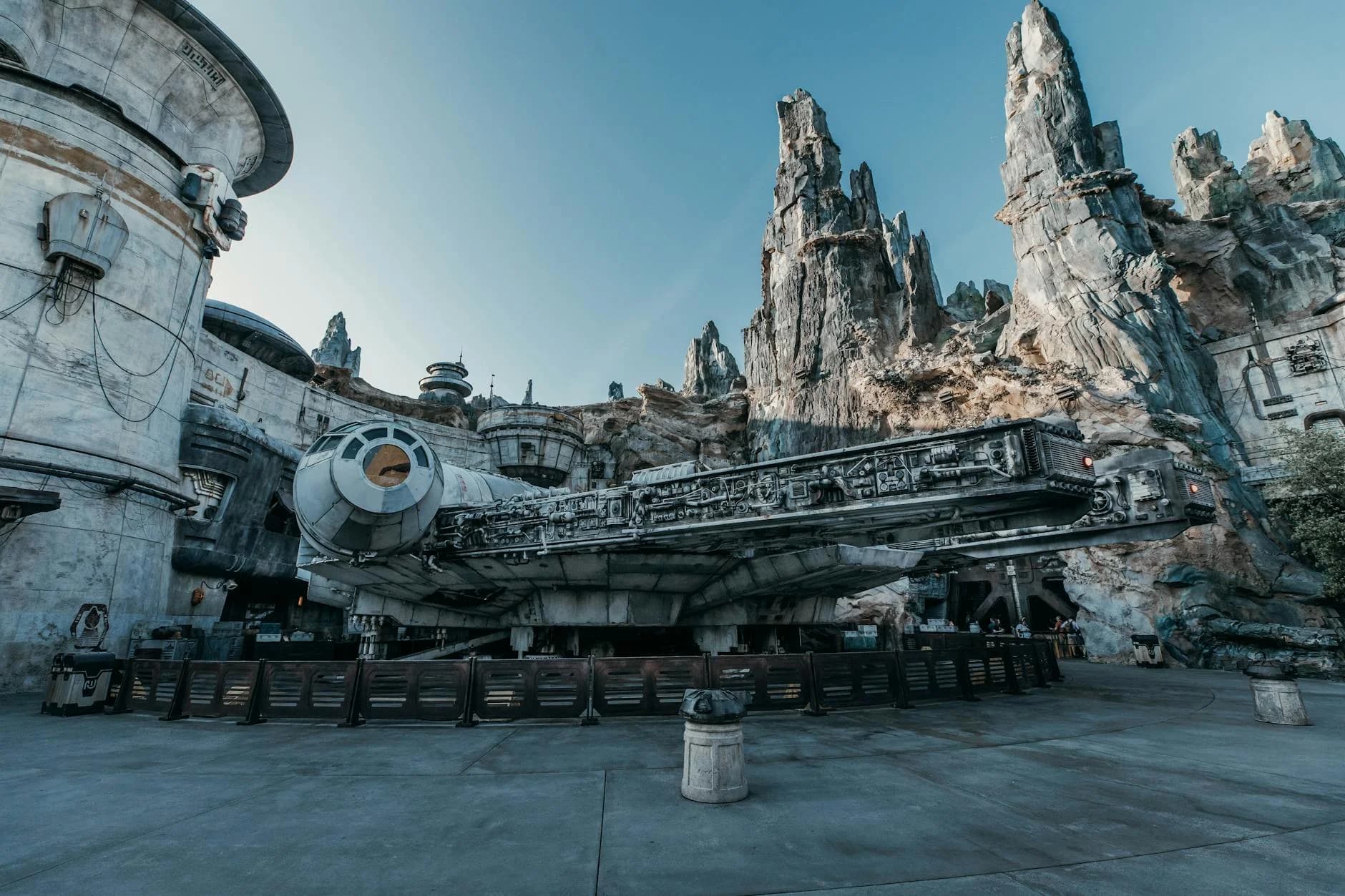 Explore The Millennium Falcon At Star Wa 4