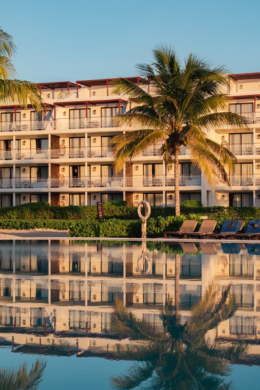 Idyllic Luxury Beachfront Resort With Pa 2